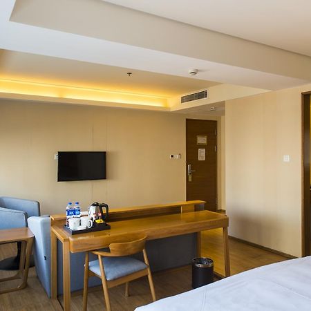 Ji Hotel Shanghai Hongqiao Transport Hub Linkong Zone Exteriör bild