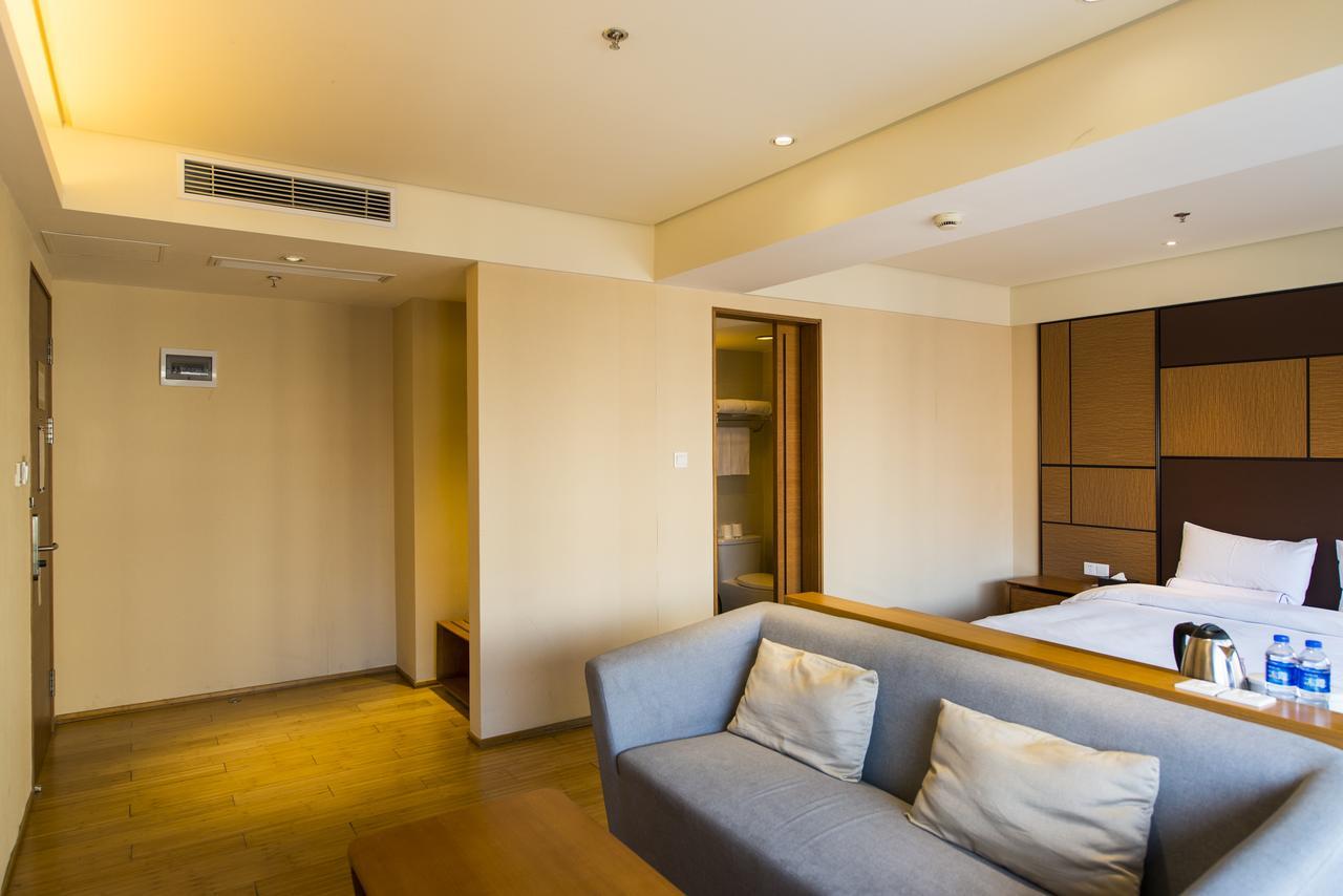 Ji Hotel Shanghai Hongqiao Transport Hub Linkong Zone Exteriör bild