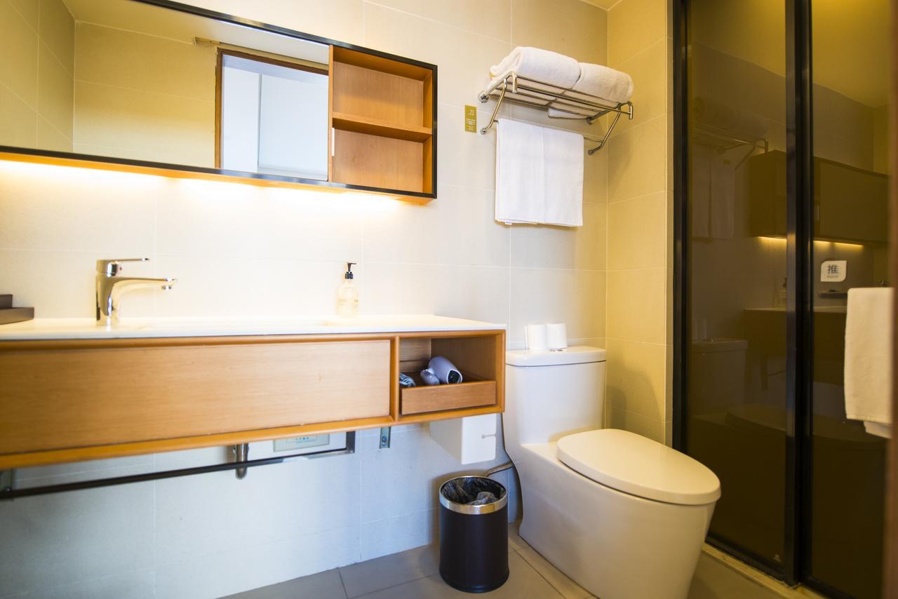 Ji Hotel Shanghai Hongqiao Transport Hub Linkong Zone Exteriör bild