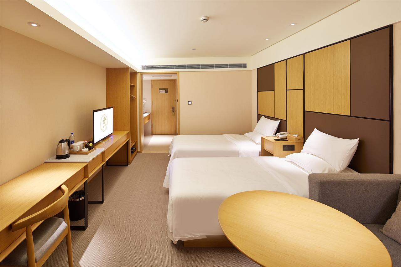 Ji Hotel Shanghai Hongqiao Transport Hub Linkong Zone Exteriör bild