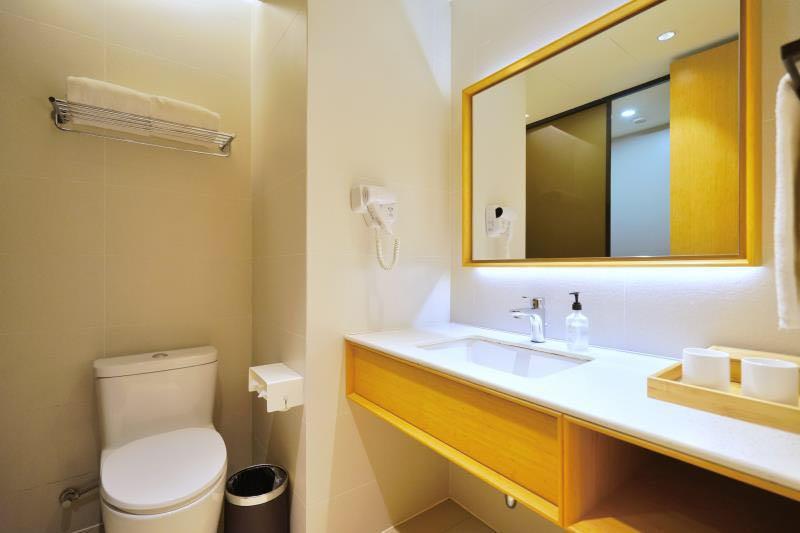 Ji Hotel Shanghai Hongqiao Transport Hub Linkong Zone Exteriör bild